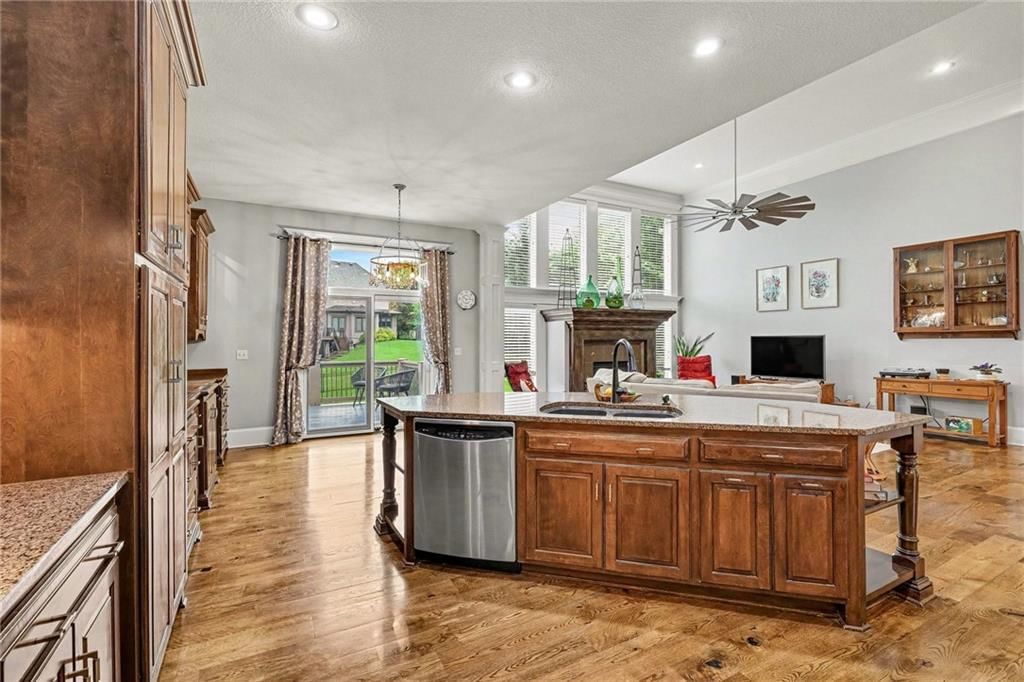 10515 N Michigan Avenue — photo 11