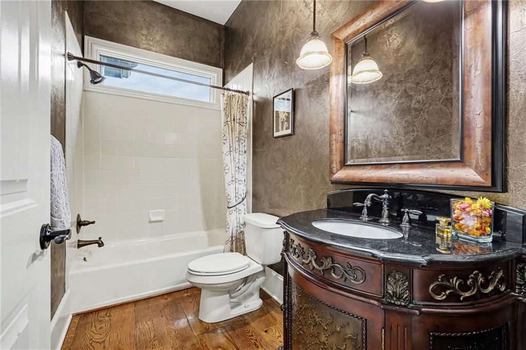 10515 N Michigan Avenue — photo 22
