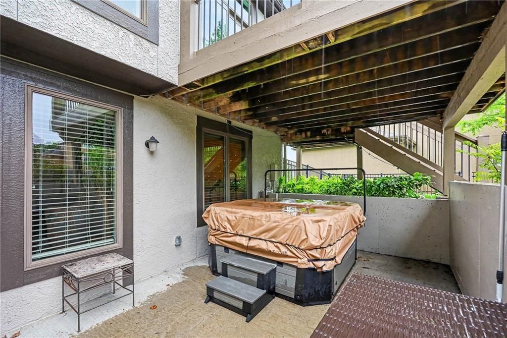 10515 N Michigan Avenue — photo 33