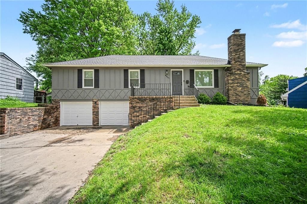 9237 Mackey Street, Overland Park, KS
