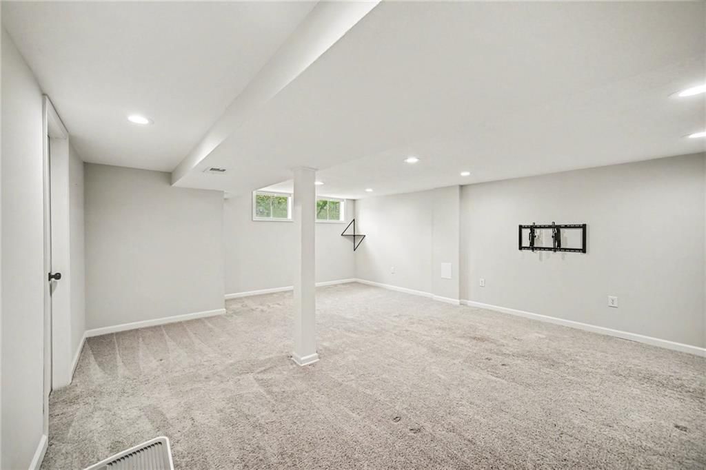 9237 Mackey Street — photo 22