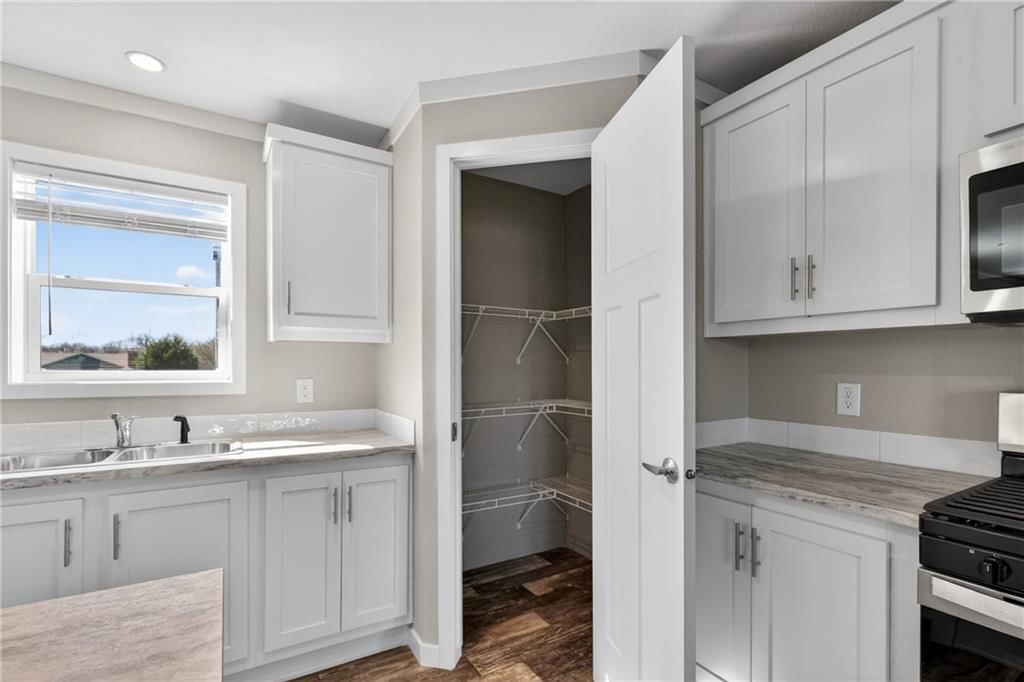 1704 S Wood Street — photo 12