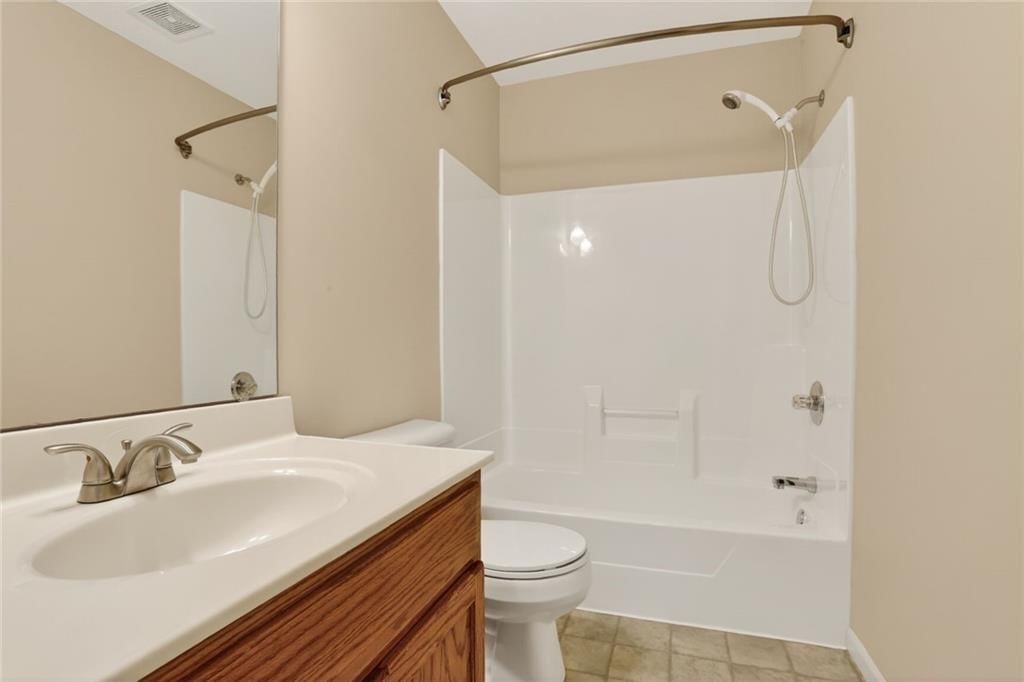 634 Hillcrest Circle — photo 6