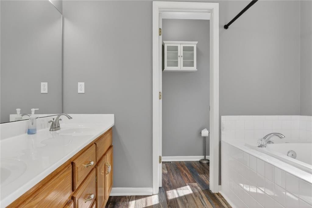 634 Hillcrest Circle — photo 8