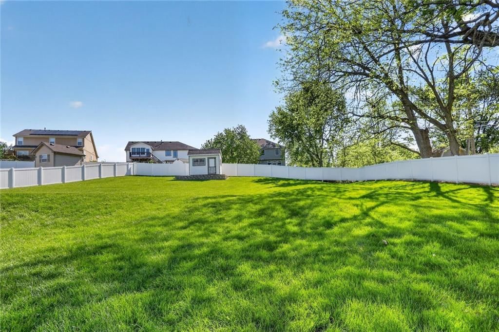 634 Hillcrest Circle — photo 18