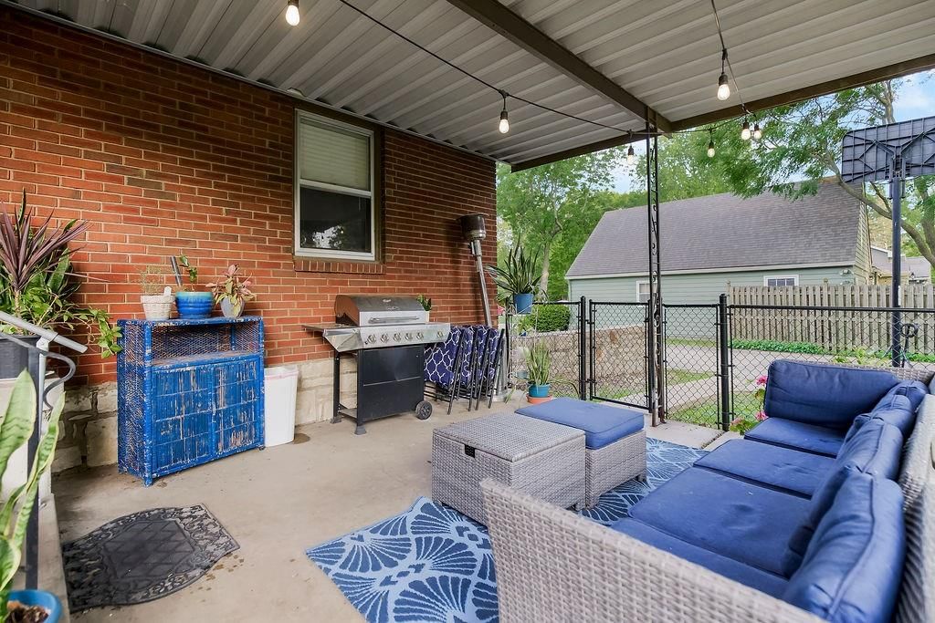 1842 Drumm Avenue — photo 30