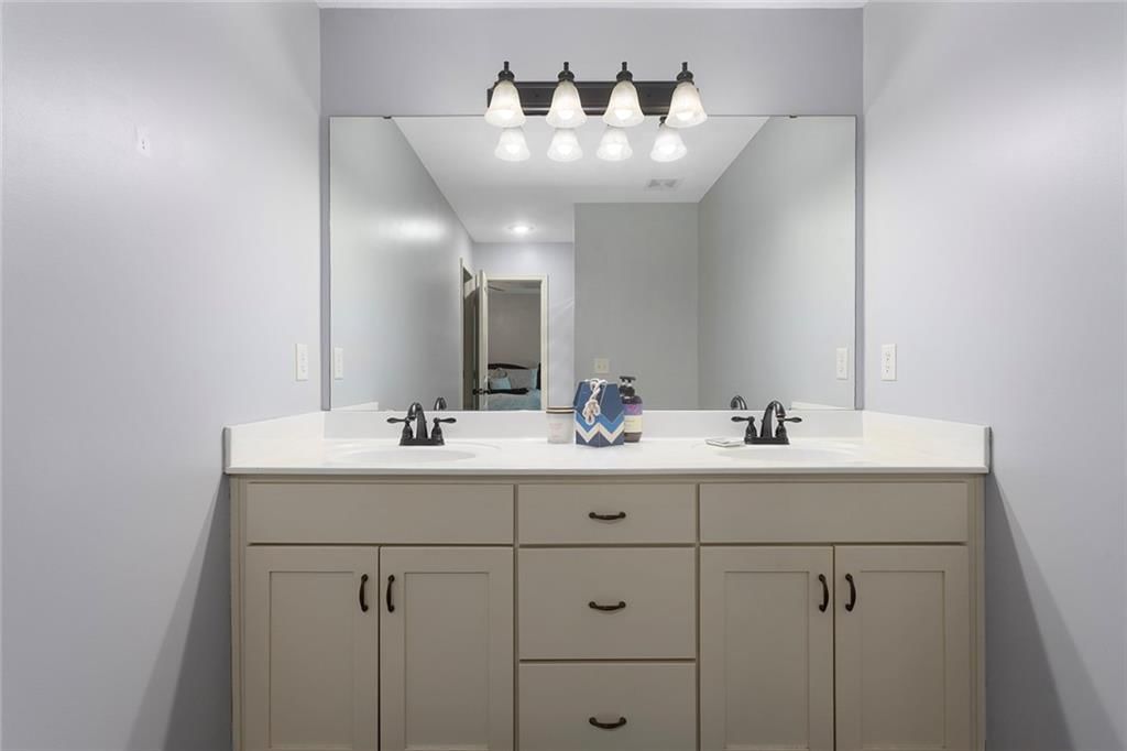 1004 Sloan Circle — photo 13