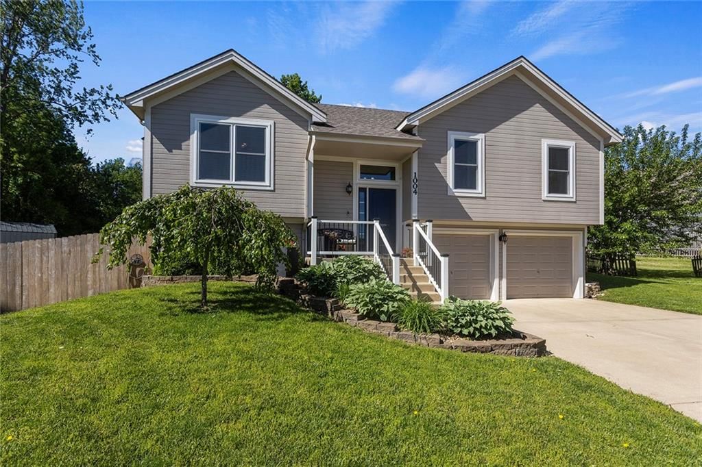 1004 Sloan Circle — photo 32