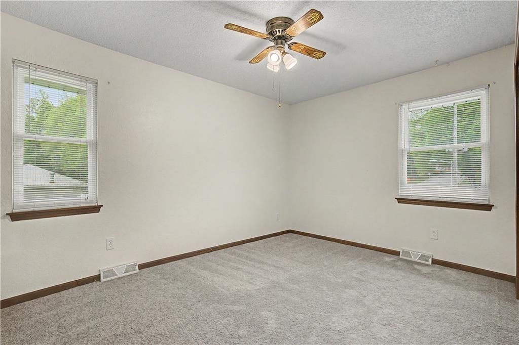 1100 NE 8th Street — photo 12