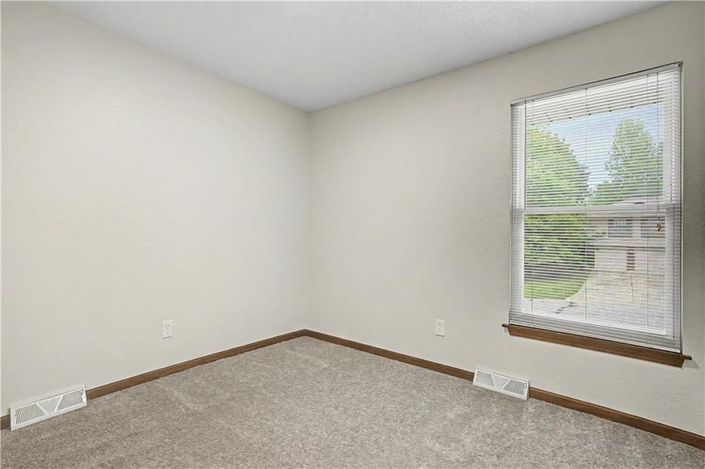 1100 NE 8th Street — photo 14