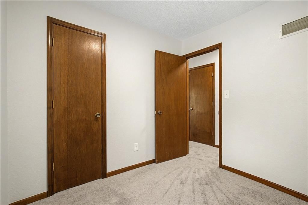 1100 NE 8th Street — photo 17