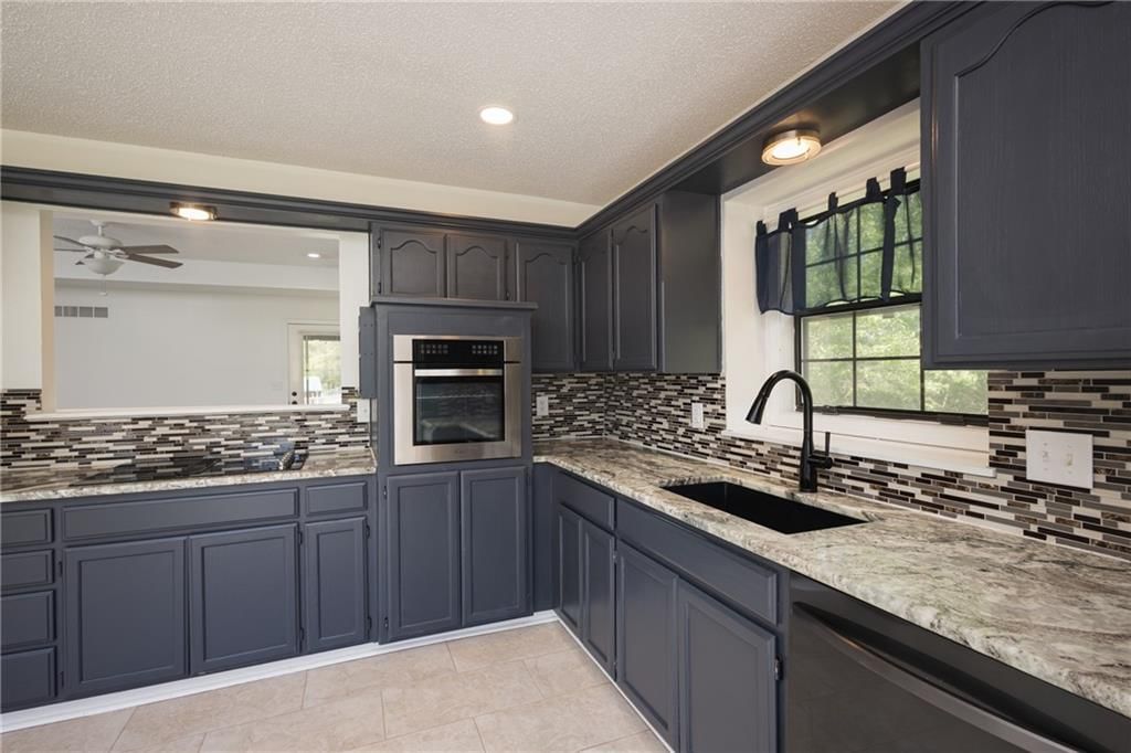 505 Mallory Court — photo 8