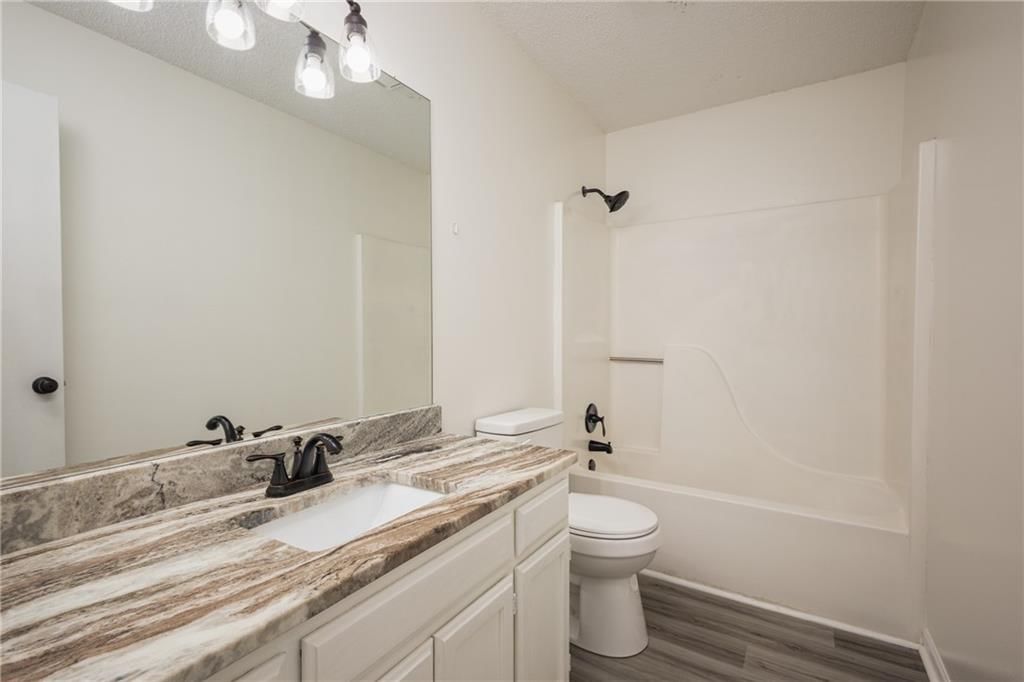 505 Mallory Court — photo 17