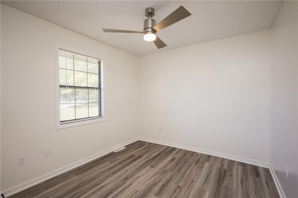 505 Mallory Court — photo 18