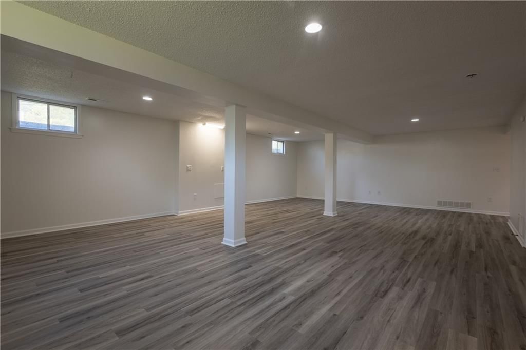 505 Mallory Court — photo 24
