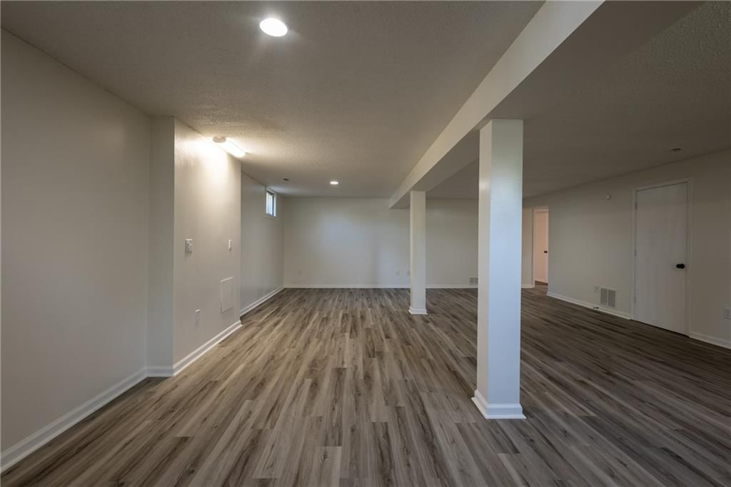 505 Mallory Court — photo 25