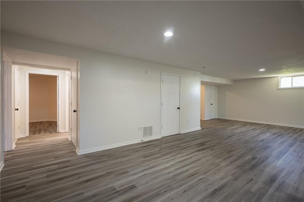 505 Mallory Court — photo 27