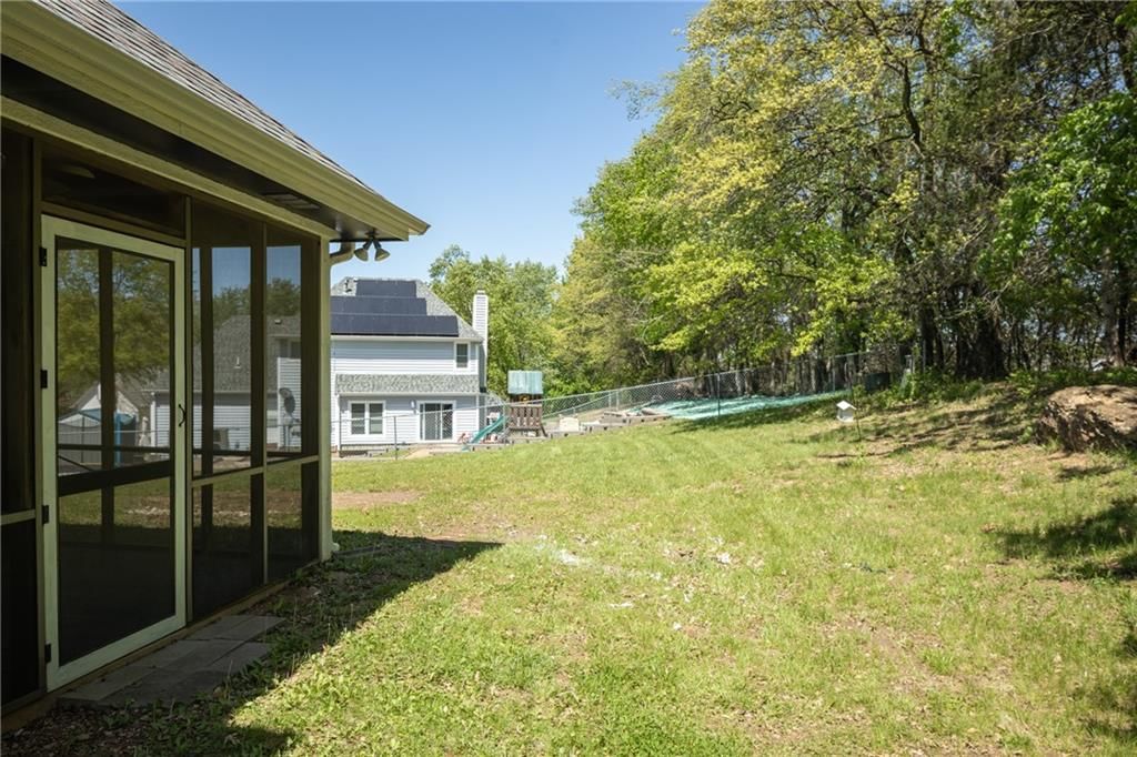 505 Mallory Court — photo 32