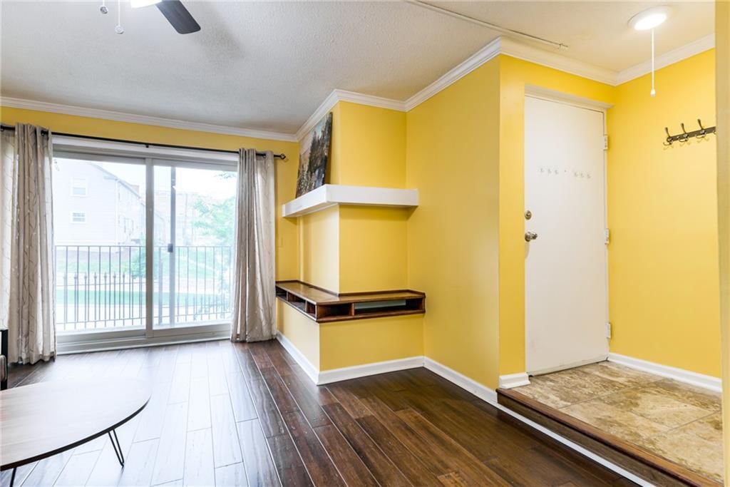 3602 Gillham Road — photo 6