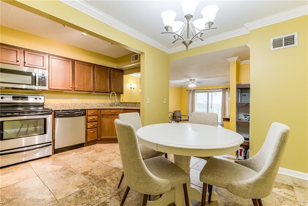 3602 Gillham Road — photo 11