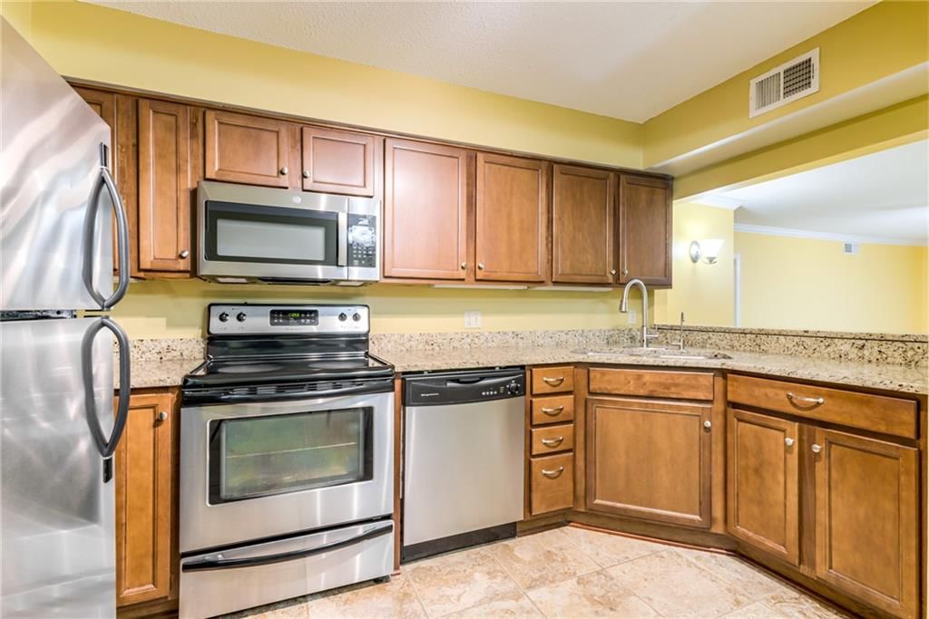 3602 Gillham Road — photo 13