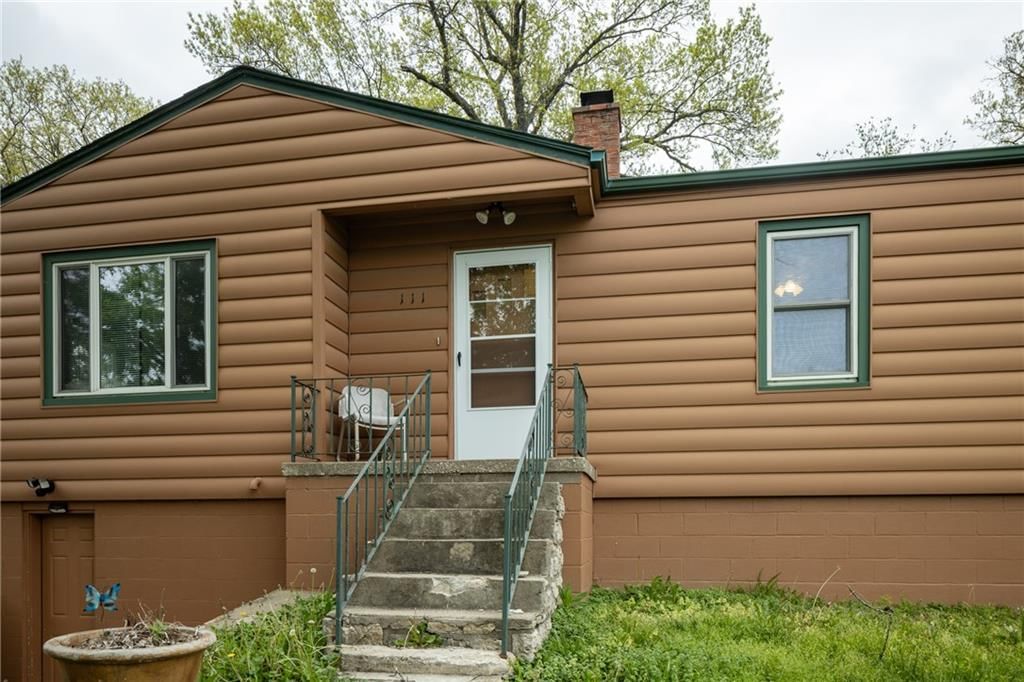 111 WALLER Avenue — photo 6