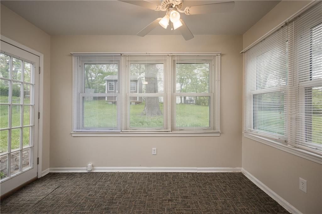 111 WALLER Avenue — photo 13