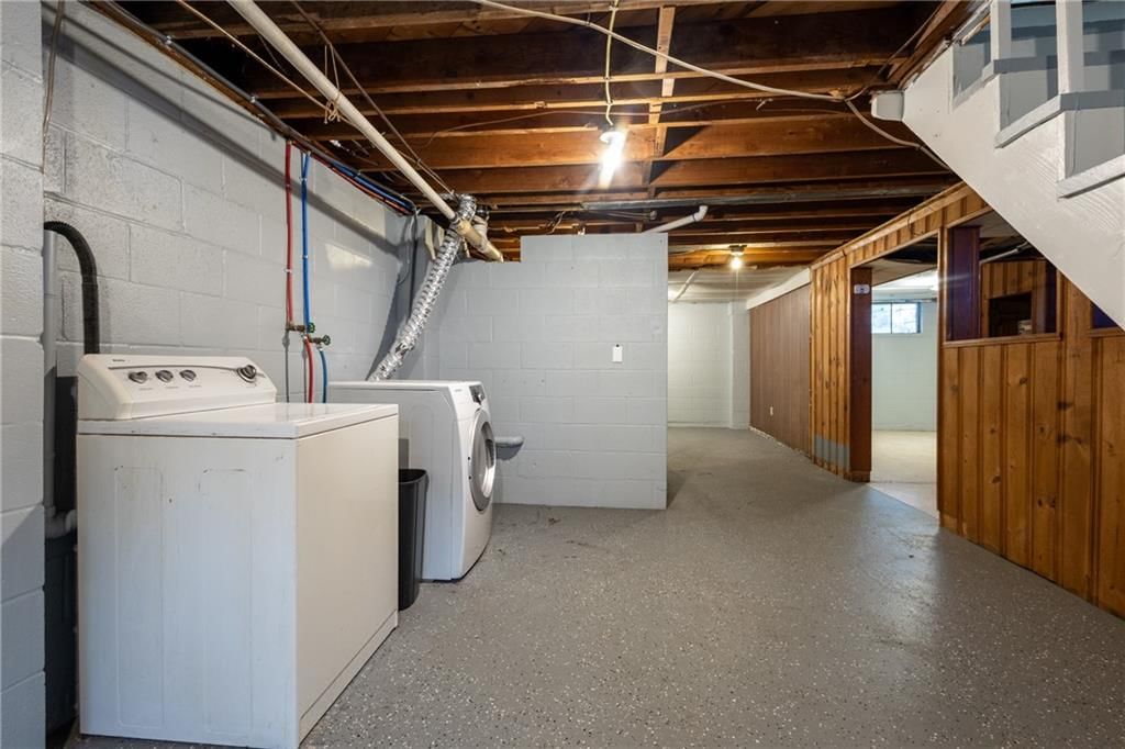 111 WALLER Avenue — photo 26