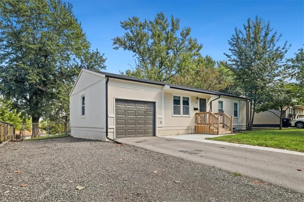 1201 N Indian Lane — photo 2
