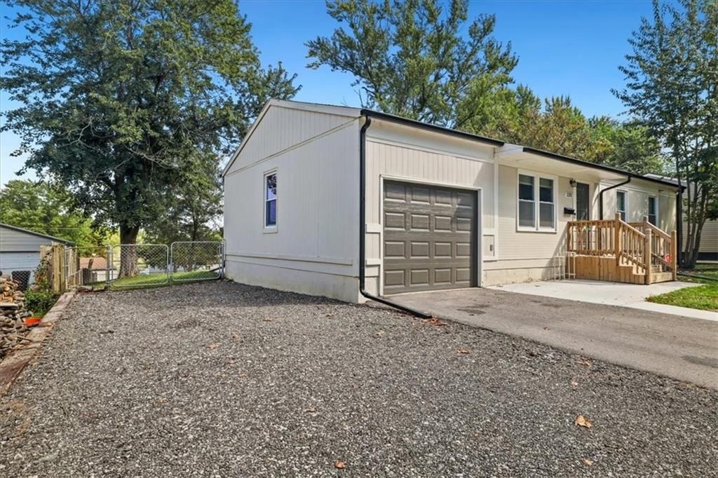 1201 N Indian Lane — photo 3