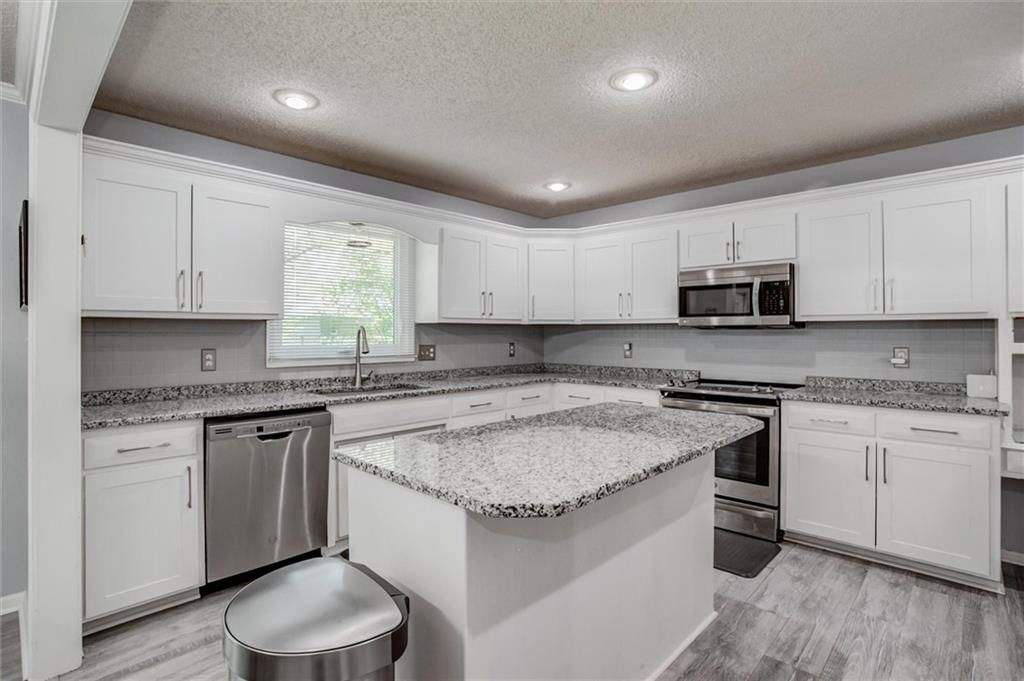 828 S Valley Drive — photo 8