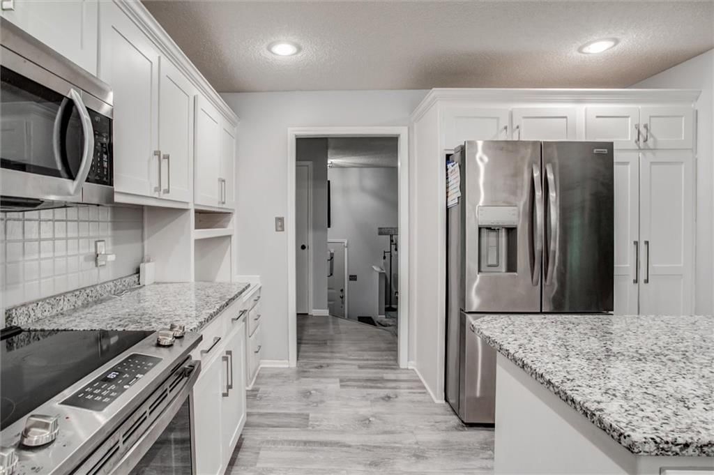 828 S Valley Drive — photo 12