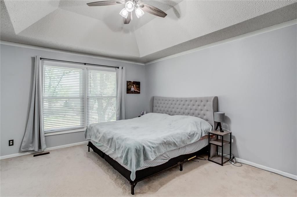 828 S Valley Drive — photo 18