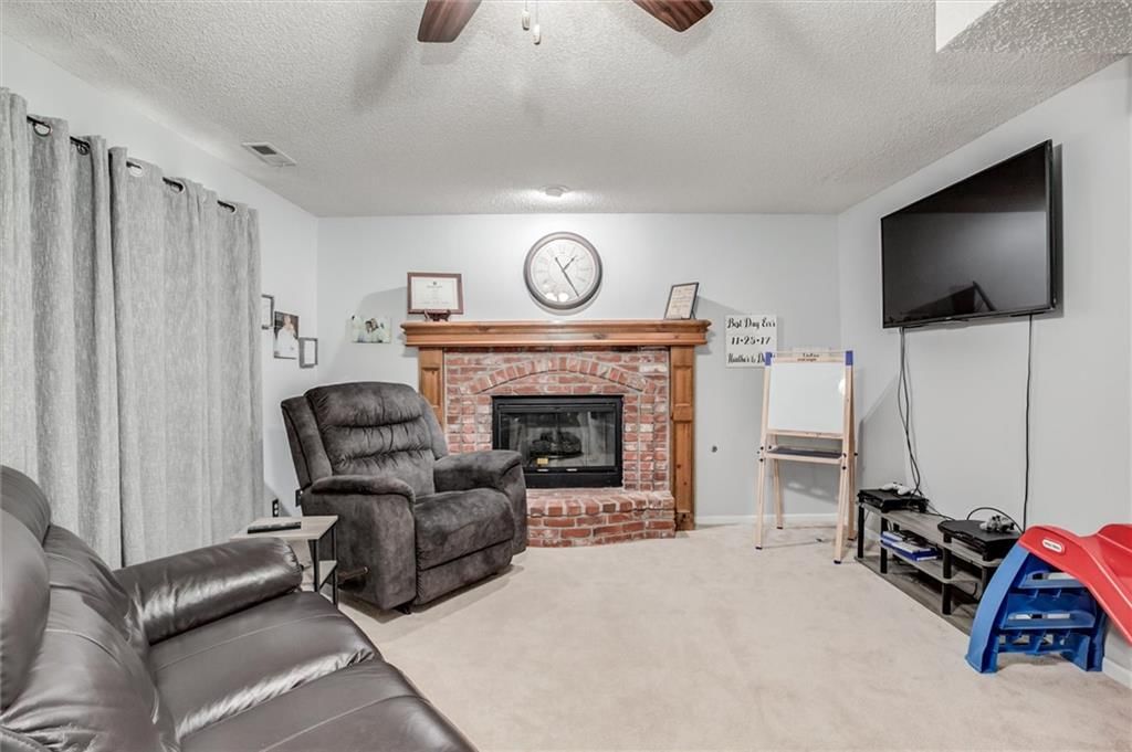 828 S Valley Drive — photo 23