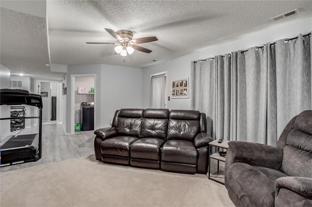 828 S Valley Drive — photo 24