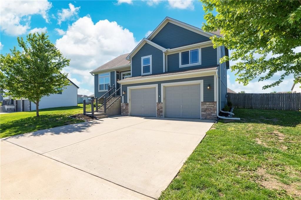 817 W Rader Street — photo 6