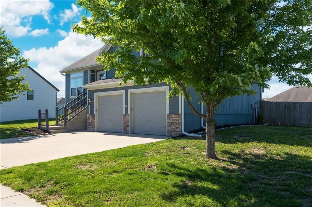 817 W Rader Street — photo 8