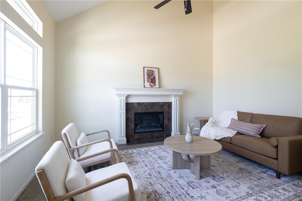 817 W Rader Street — photo 12