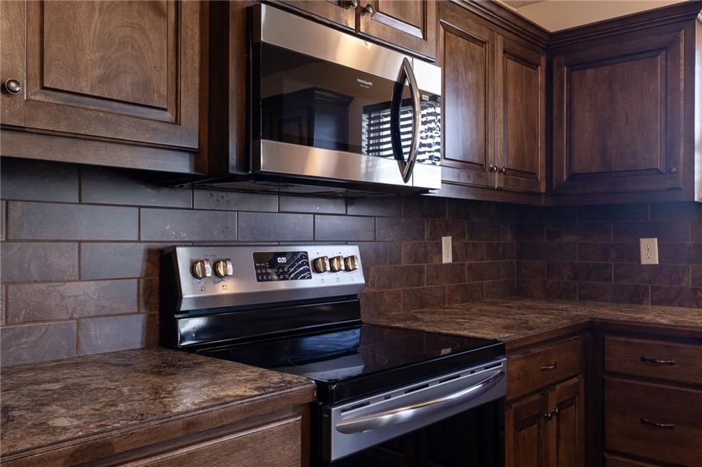 817 W Rader Street — photo 23
