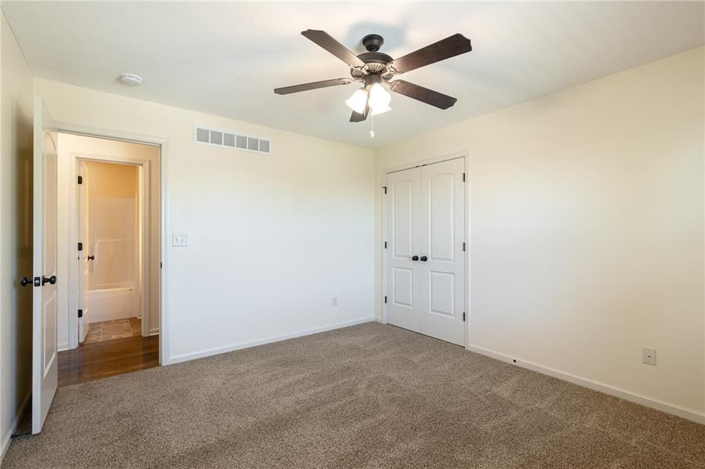 817 W Rader Street — photo 25
