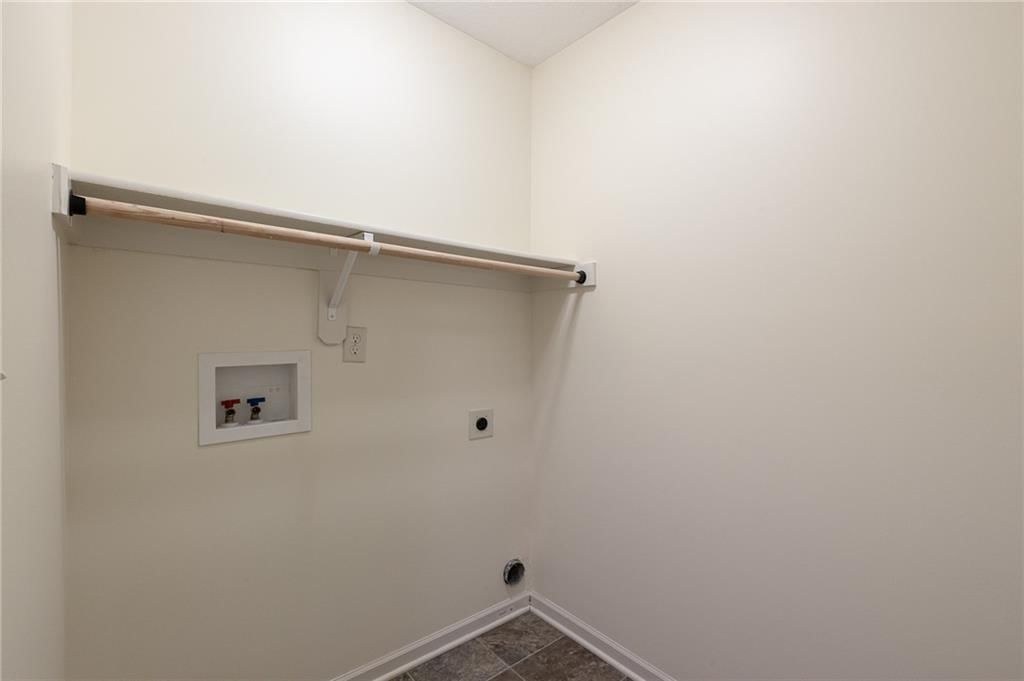 817 W Rader Street — photo 27