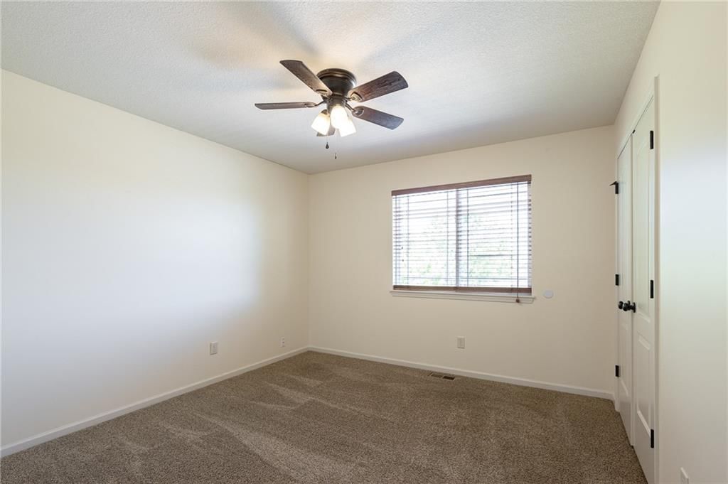 817 W Rader Street — photo 28