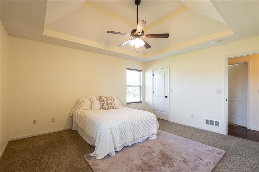 817 W Rader Street — photo 31