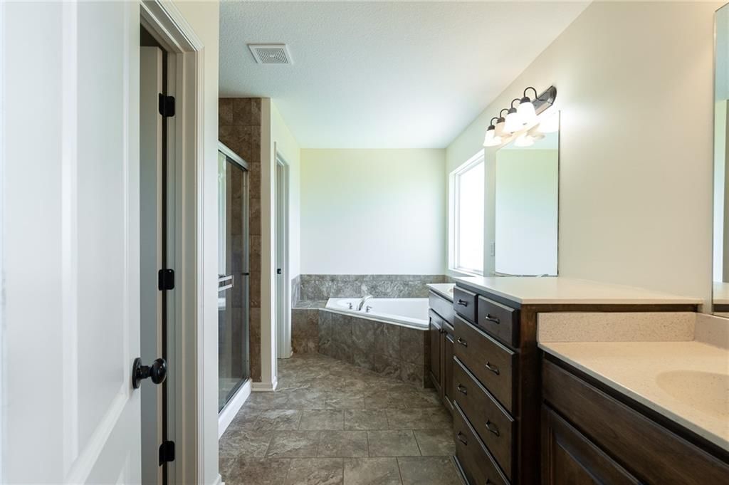 817 W Rader Street — photo 33