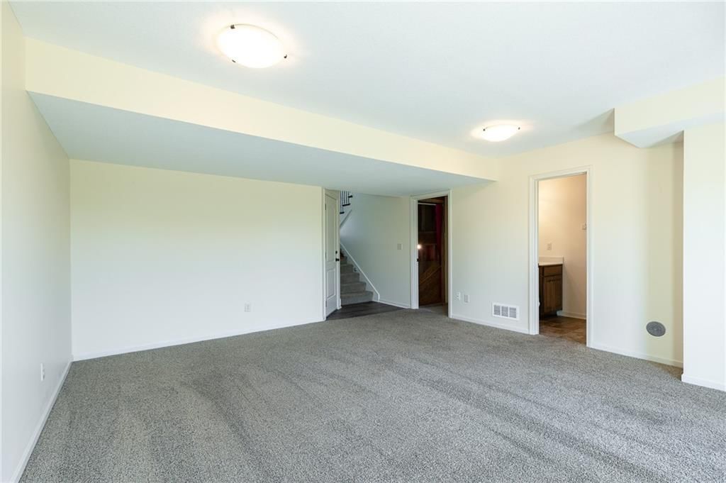 817 W Rader Street — photo 38
