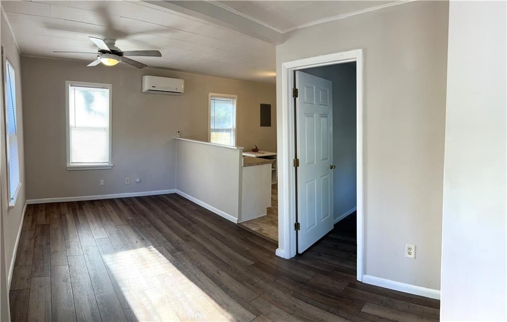 403 E Ashland Street — photo 4