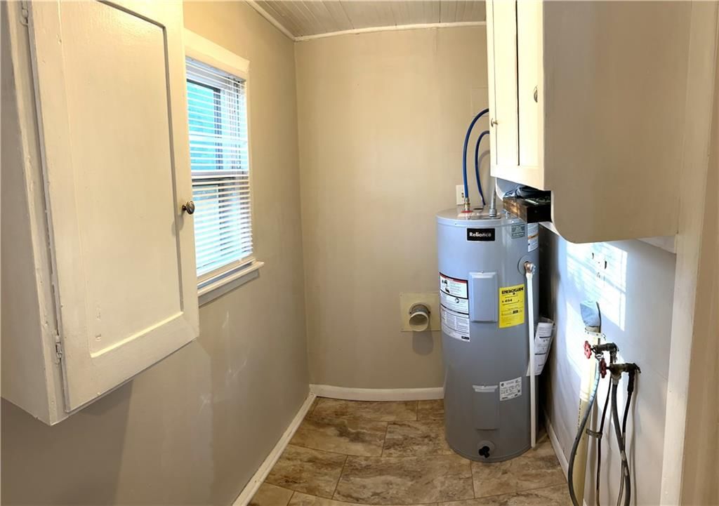 403 E Ashland Street — photo 11