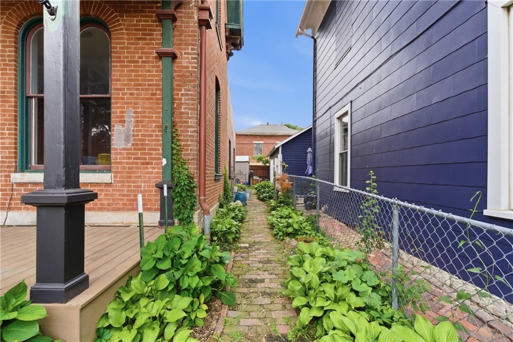 Photo 6 of 42 - 516 Osage Street, Leavenworth, KS 66048