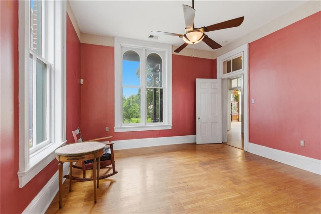 Photo 15 of 42 - 516 Osage Street, Leavenworth, KS 66048