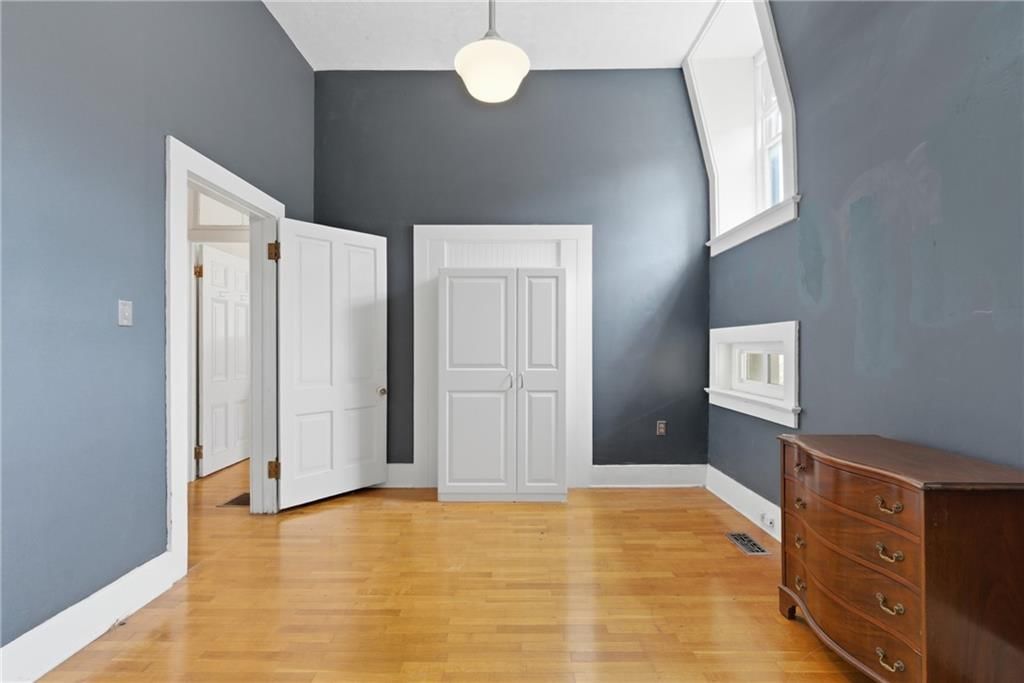 Photo 31 of 42 - 516 Osage Street, Leavenworth, KS 66048